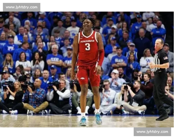 湖人次轮捡漏！蒂耶罗空降洛杉矶晒照，美媒盛赞突破如加农炮